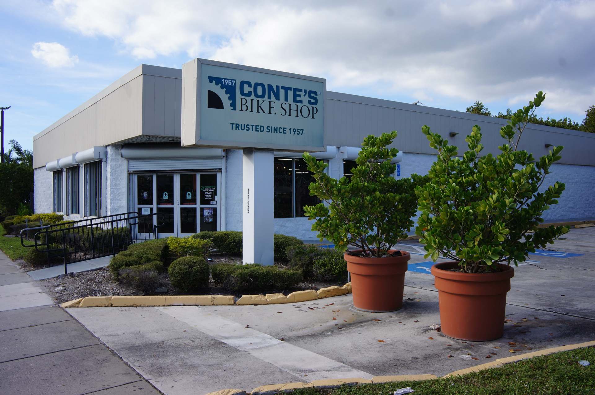 Contes Bike Shop Fort Lauderdale Storefront